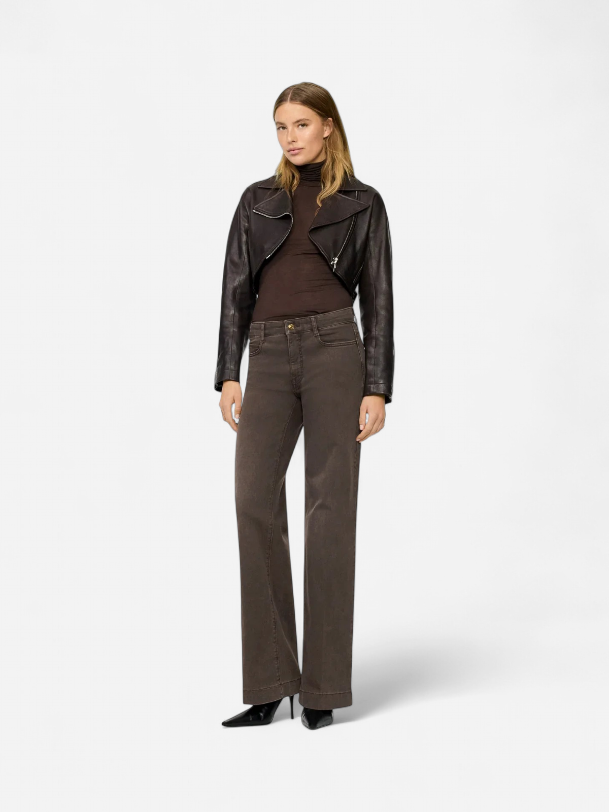 Mac Wide Stretch, tummanruskea